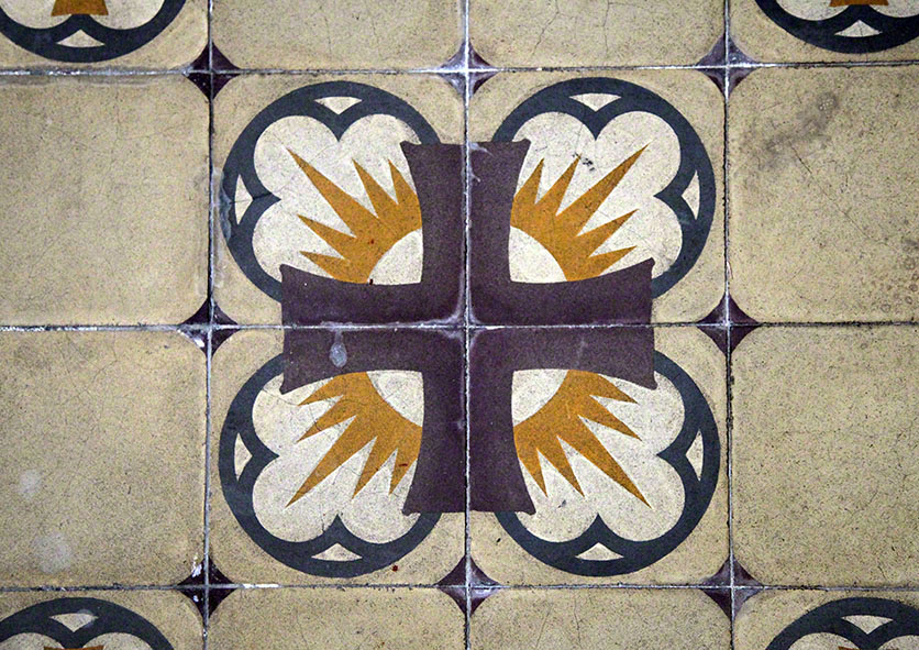 Lichtentaler Kirche, Bodenbelag